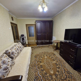 Продам квартиру, Непокоренных ул. , 4  ком., 84.10 м², капитальный ремонт