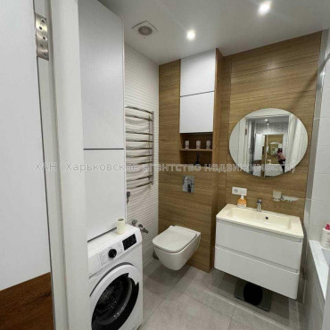 Продам квартиру, Гвардейцев Широнинцев ул. , 1 кім., 44 м², авторский дизайн 