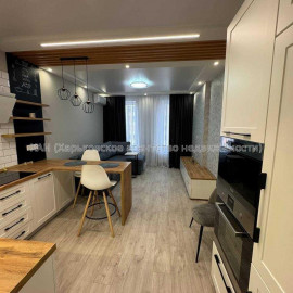 Продам квартиру, Гвардейцев Широнинцев ул. , 2  ком., 44 м², авторский дизайн