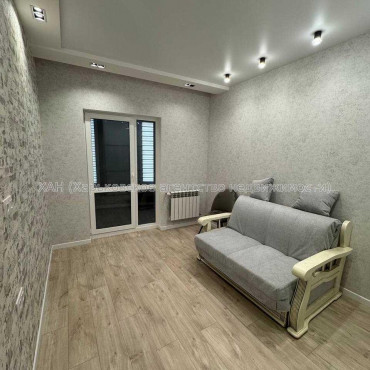 Продам квартиру, Гвардейцев Широнинцев ул. , 1 кім., 44 м², авторский дизайн 