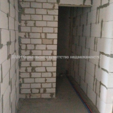 Продам квартиру, Качановская ул. , 2 кім., 71 м², без внутренних работ 