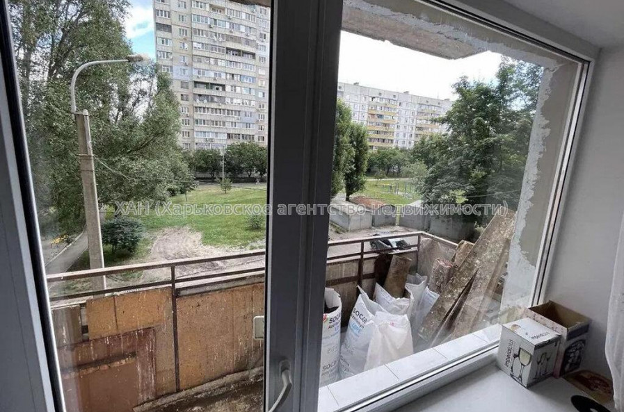 Продам квартиру, Аэрокосмический пр. , 3 кім., 66 м², косметический ремонт 