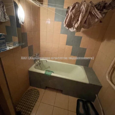 Продам квартиру, Аэрокосмический пр. , 3 кім., 66 м², косметический ремонт 