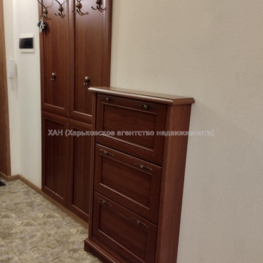 Продам квартиру, Клочковская ул. , 186Б , 3 кім., 71 м², капитальный ремонт 