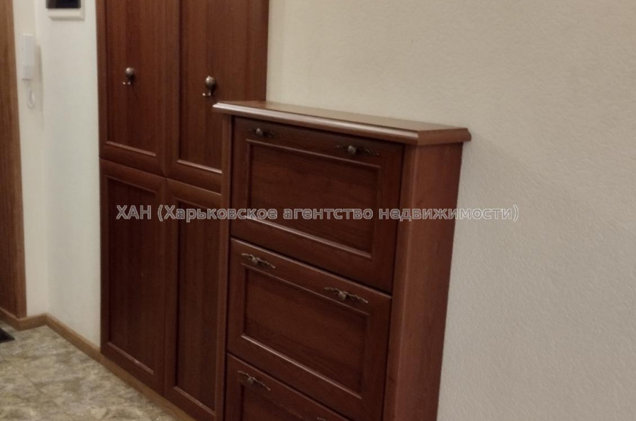 Продам квартиру, Клочковская ул. , 186Б , 3 кім., 71 м², капитальный ремонт 