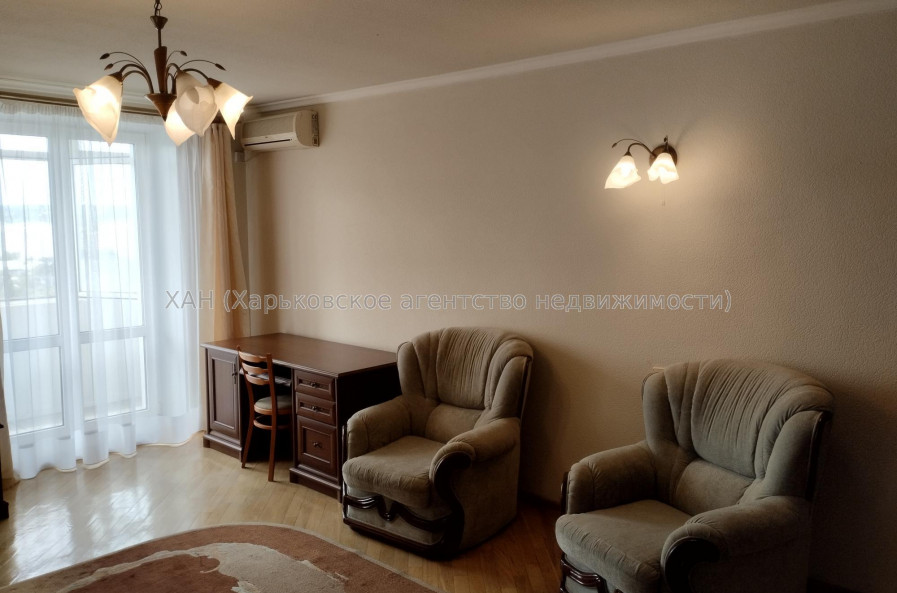 Продам квартиру, Клочковская ул. , 186Б , 3 кім., 71 м², капитальный ремонт 