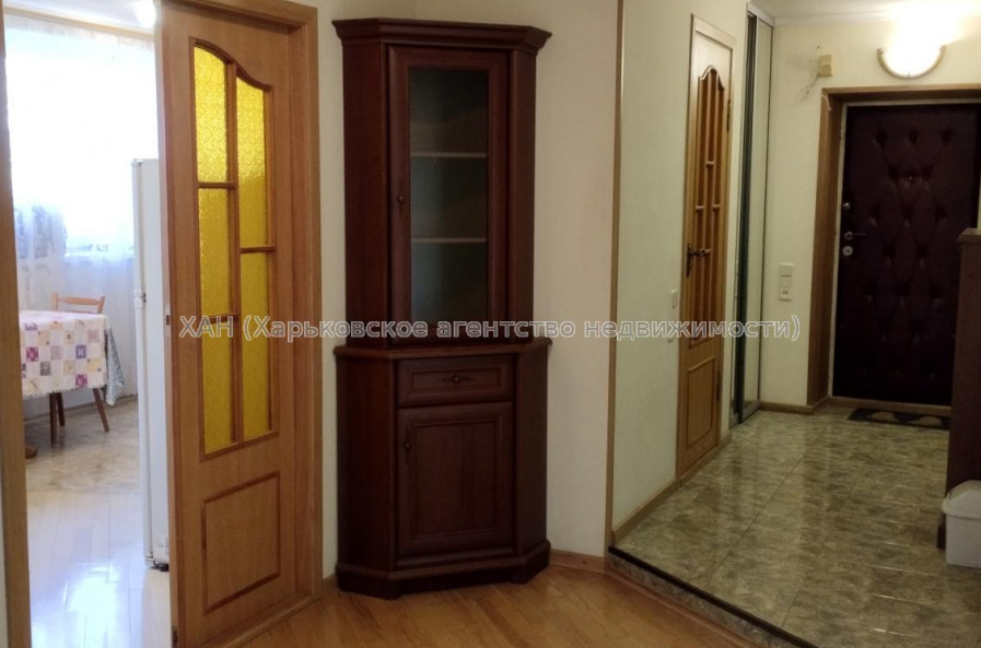 Продам квартиру, Клочковская ул. , 186Б , 3 кім., 71 м², капитальный ремонт 