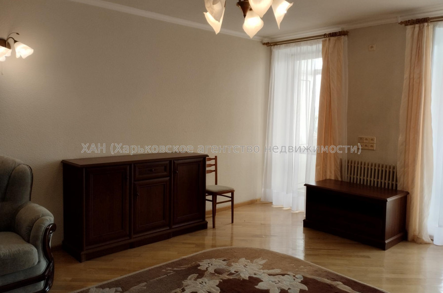 Продам квартиру, Клочковская ул. , 186Б , 3 кім., 71 м², капитальный ремонт 