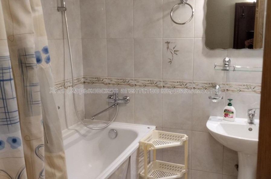 Продам квартиру, Клочковская ул. , 186Б , 3 кім., 71 м², капитальный ремонт 
