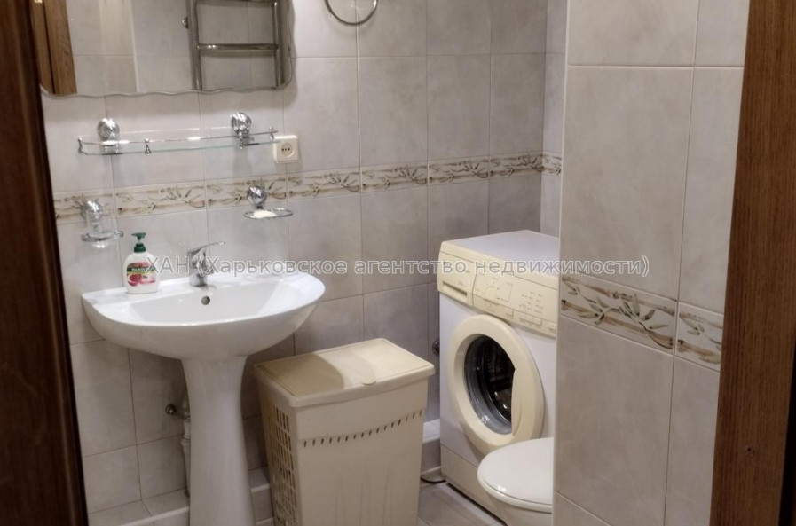 Продам квартиру, Клочковская ул. , 186Б , 3 кім., 71 м², капитальный ремонт 