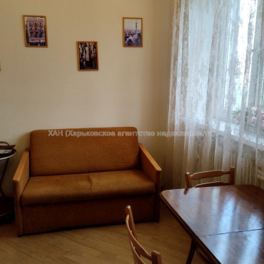 Продам квартиру, Клочковская ул. , 186Б , 3 кім., 71 м², капитальный ремонт 