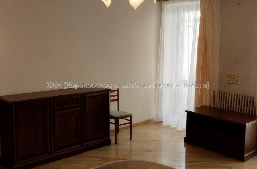 Продам квартиру, Клочковская ул. , 186Б , 3 кім., 71 м², капитальный ремонт 