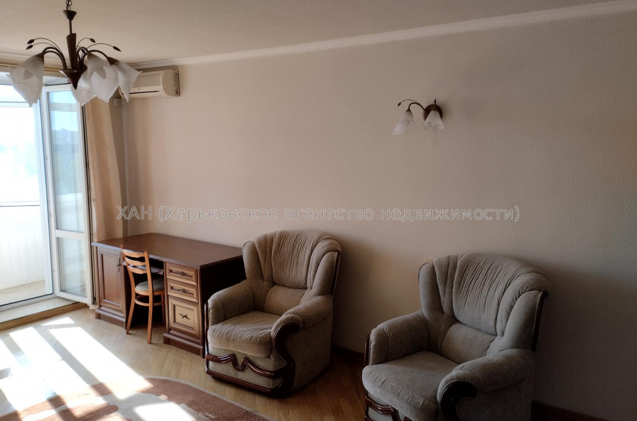 Продам квартиру, Клочковская ул. , 186Б , 3 кім., 71 м², капитальный ремонт 