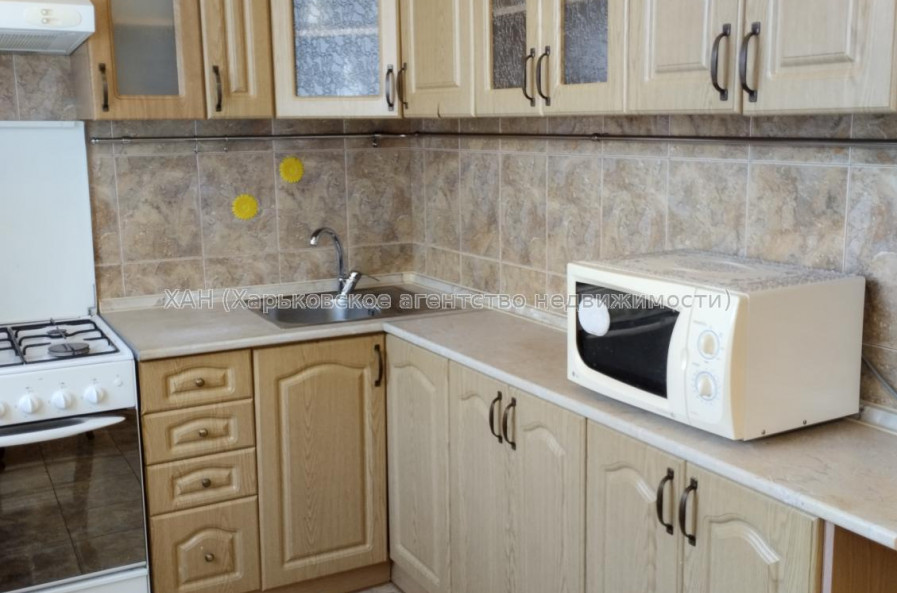 Продам квартиру, Клочковская ул. , 186Б , 3 кім., 71 м², капитальный ремонт 