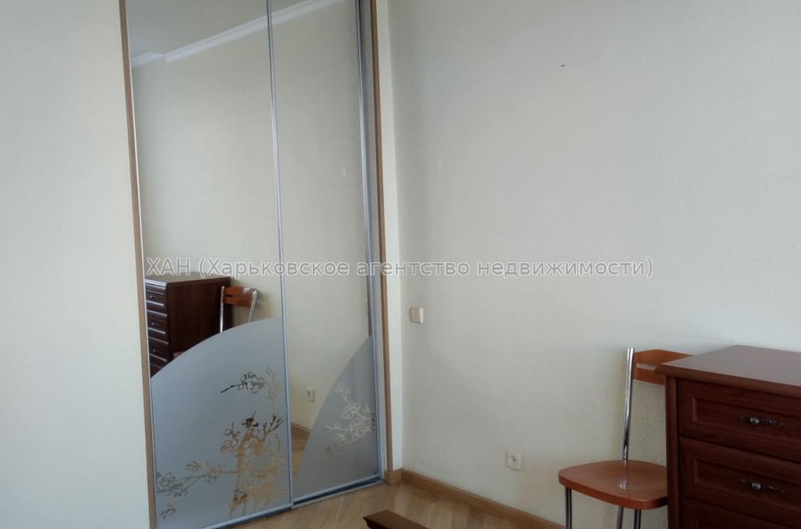 Продам квартиру, Клочковская ул. , 186Б , 3 кім., 71 м², капитальный ремонт 