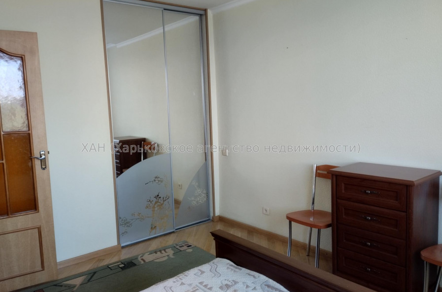 Продам квартиру, Клочковская ул. , 186Б , 3 кім., 71 м², капитальный ремонт 