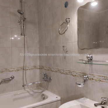 Продам квартиру, Клочковская ул. , 186Б , 3 кім., 71 м², капитальный ремонт 