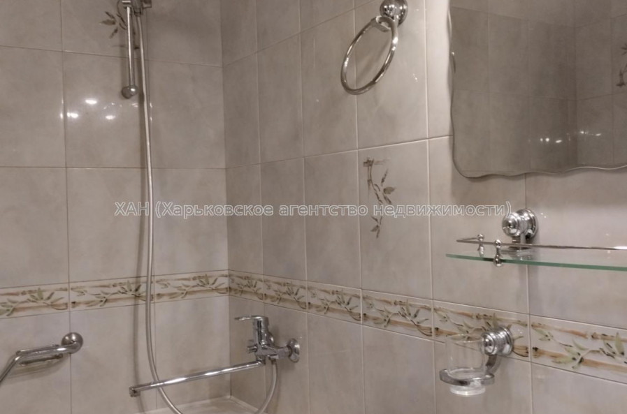 Продам квартиру, Клочковская ул. , 186Б , 3 кім., 71 м², капитальный ремонт 