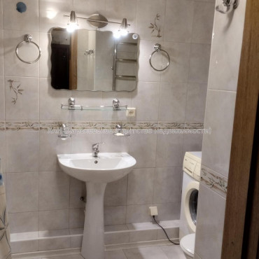 Продам квартиру, Клочковская ул. , 186Б , 3 кім., 71 м², капитальный ремонт 