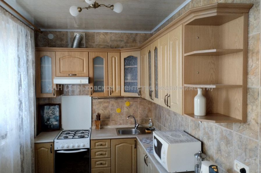Продам квартиру, Клочковская ул. , 186Б , 3 кім., 71 м², капитальный ремонт 