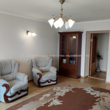 Продам квартиру, Клочковская ул. , 186Б , 3 кім., 71 м², капитальный ремонт 