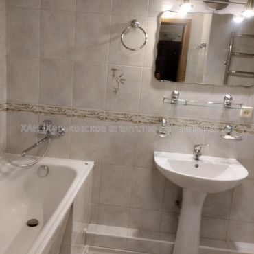 Продам квартиру, Клочковская ул. , 186Б , 3 кім., 71 м², капитальный ремонт 