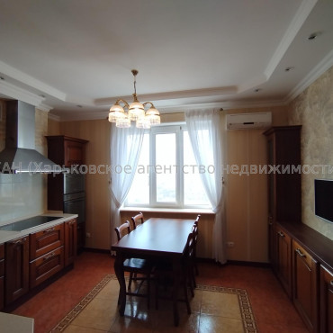 Продам квартиру, Науки просп. , 2  ком., 101.80 м², авторский дизайн 