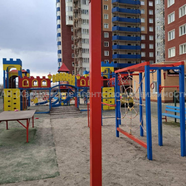 Продам квартиру, Науки просп. , 2  ком., 101.80 м², авторский дизайн 