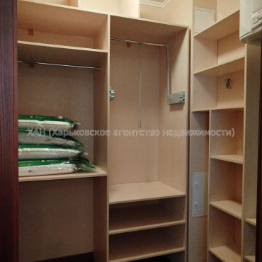 Продам квартиру, Науки просп. , 2  ком., 101.80 м², авторский дизайн 