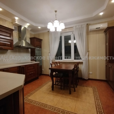 Продам квартиру, Науки просп. , 2  ком., 101.80 м², авторский дизайн 
