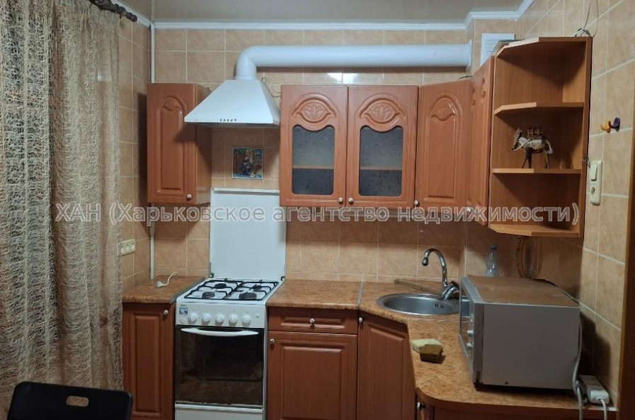 Сдам квартиру, Юбилейный просп. , 1  ком., 35 м², капитальный ремонт 