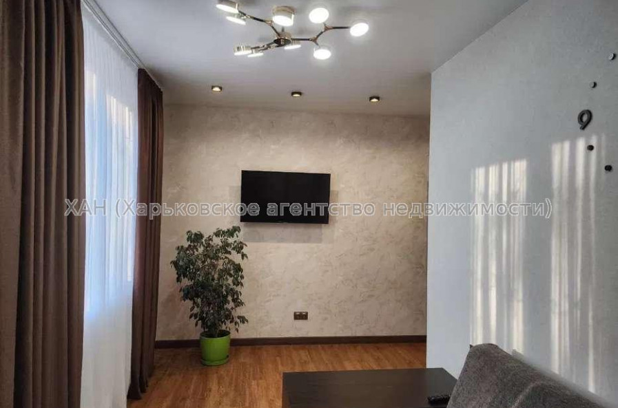 Продам квартиру, Мира ул. , 2  ком., 54 м², капитальный ремонт 