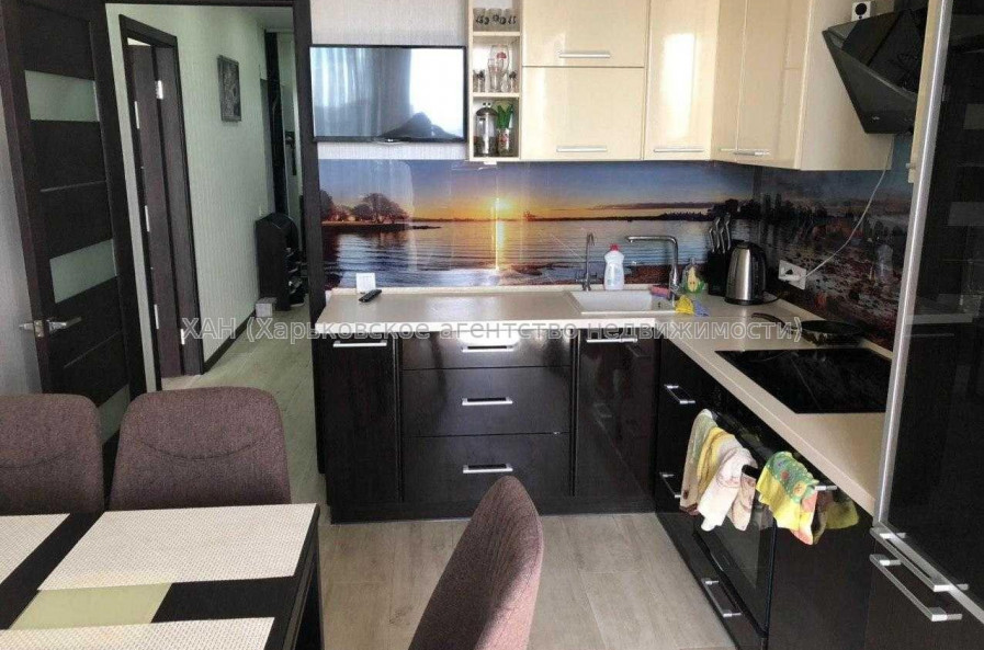Продам квартиру, Победы просп. , 1 кім., 50 м², евроремонт 