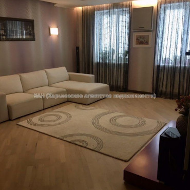 Продам квартиру, Лебединская ул. , 3 кім., 120 м², авторский дизайн 