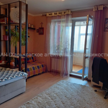 Продам квартиру, Лебединская ул. , 3  ком., 120 м², авторский дизайн 