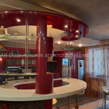 Продам квартиру, Лебединская ул. , 3  ком., 120 м², авторский дизайн 