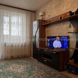 Продам квартиру, Непокоренных ул. , 20/321 , 3 кім., 64 м², косметический ремонт