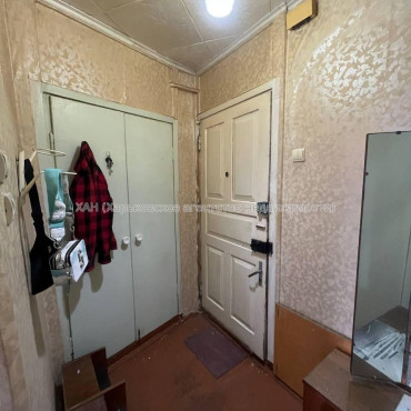 Продам квартиру, Гвардейцев Широнинцев ул. , 1  ком., 33 м², советский ремонт 