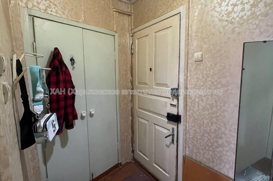 Продам квартиру, Гвардейцев Широнинцев ул. , 1 кім., 33 м², советский ремонт 