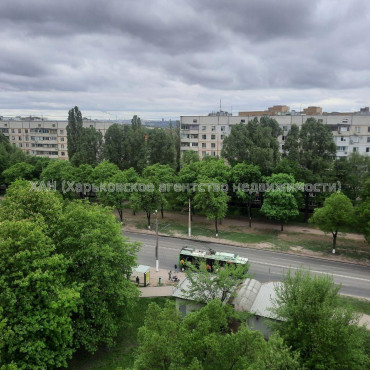 Продам квартиру, Гвардейцев Широнинцев ул. , 1  ком., 33 м², советский ремонт 