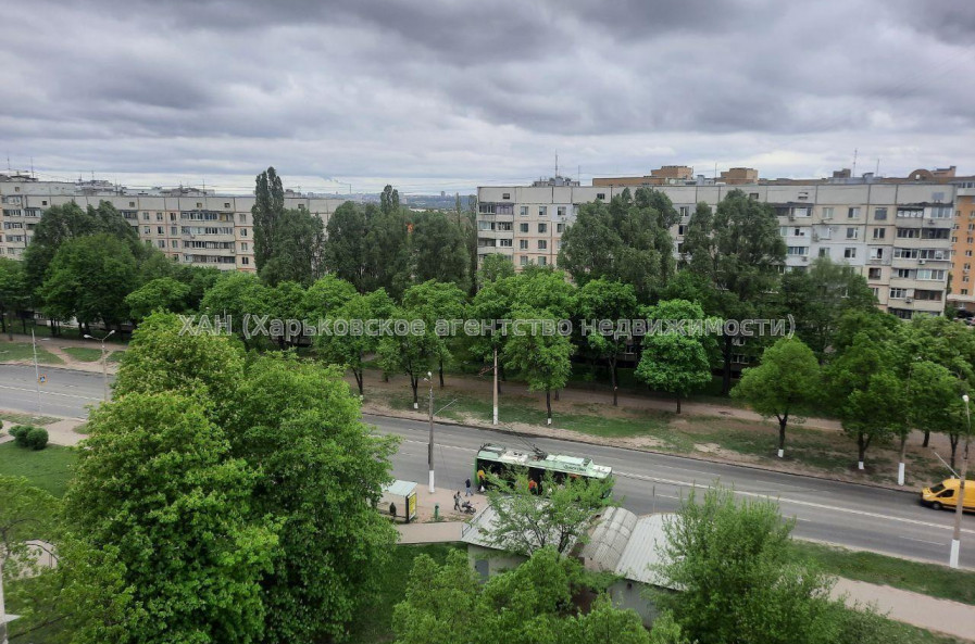 Продам квартиру, Гвардейцев Широнинцев ул. , 1 кім., 33 м², советский ремонт 