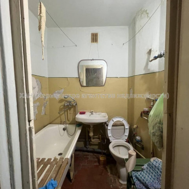 Продам квартиру, Гвардейцев Широнинцев ул. , 1  ком., 33 м², советский ремонт 