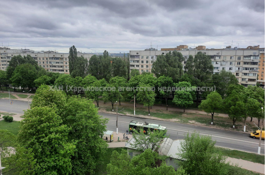 Продам квартиру, Гвардейцев Широнинцев ул. , 1  ком., 33 м², советский ремонт 