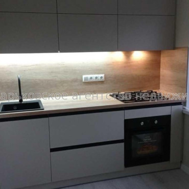 Продам квартиру, Отакара Яроша ул. , 2 кім., 46 м², евроремонт 