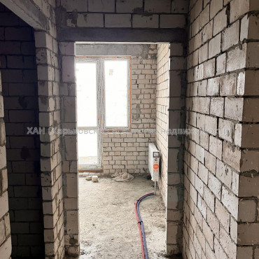 Продам квартиру, Мира ул. , 2  ком., 56 м², без внутренних работ 