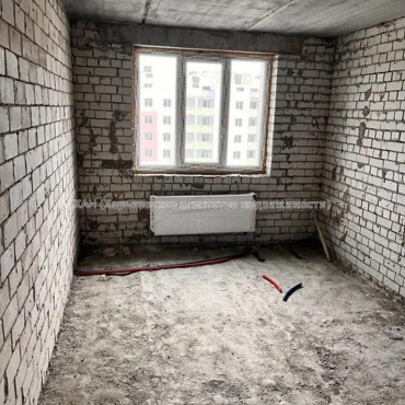 Продам квартиру, Мира ул. , 2  ком., 56 м², без внутренних работ 