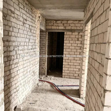 Продам квартиру, Мира ул. , 2  ком., 56 м², без внутренних работ 