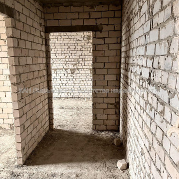 Продам квартиру, Мира ул. , 2  ком., 56 м², без внутренних работ 