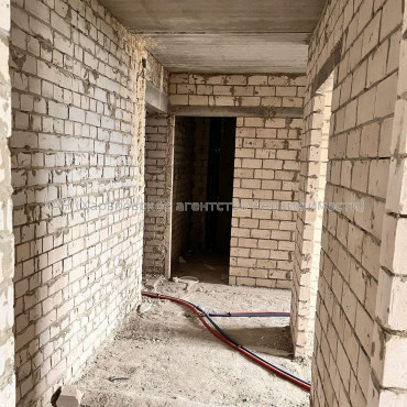 Продам квартиру, Мира ул. , 2  ком., 56 м², без внутренних работ 