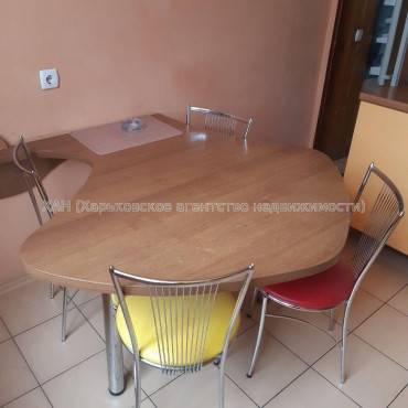 Продам квартиру, Павловская площ. , 2  ком., 54 м², капитальный ремонт 